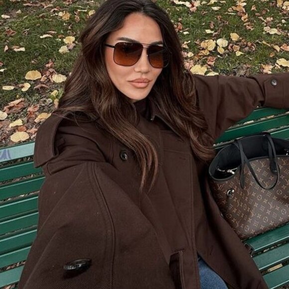 Victoria Beckham VB240S 700 Sunglasses Gold Square Frame, Khaki Gradient Lenses main image 9